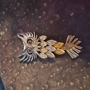 Silvertone Goldtone Bown Eyed Owl Pendant